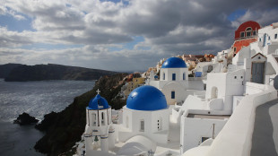 Bus turistici in sciopero a Santorini, disagi per le crociere