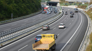Frau drängt Autofahrer in Bayern von Autobahn - Einweisung in Psychiatrie