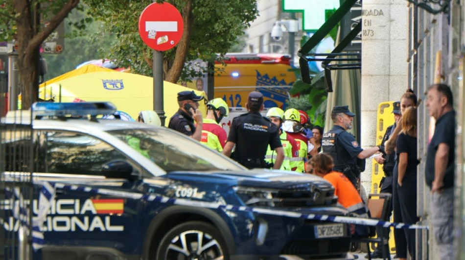 Sube a cuatro el número de muertos por el colapso de un edificio en Madrid
