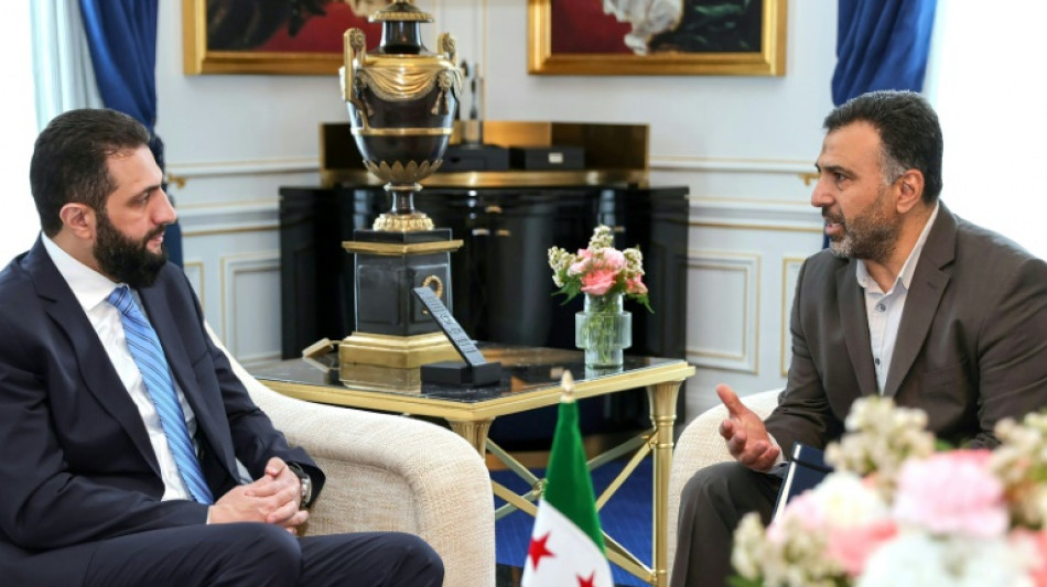 El presidente sirio conoce en París al fotógrafo militar que documentó la tortura bajo Al Asad