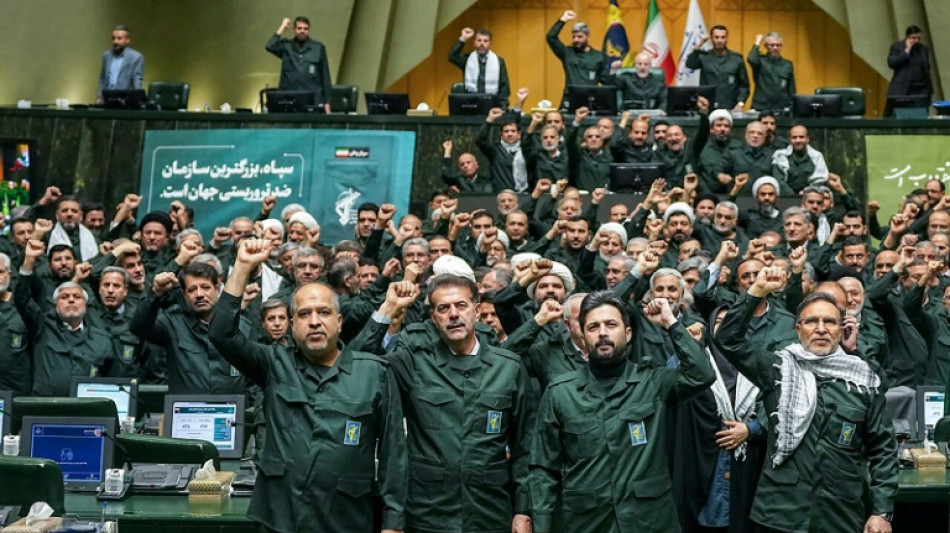 Ir&atilde; compara protestos a 'golpe' e faz alerta contra guerra regional