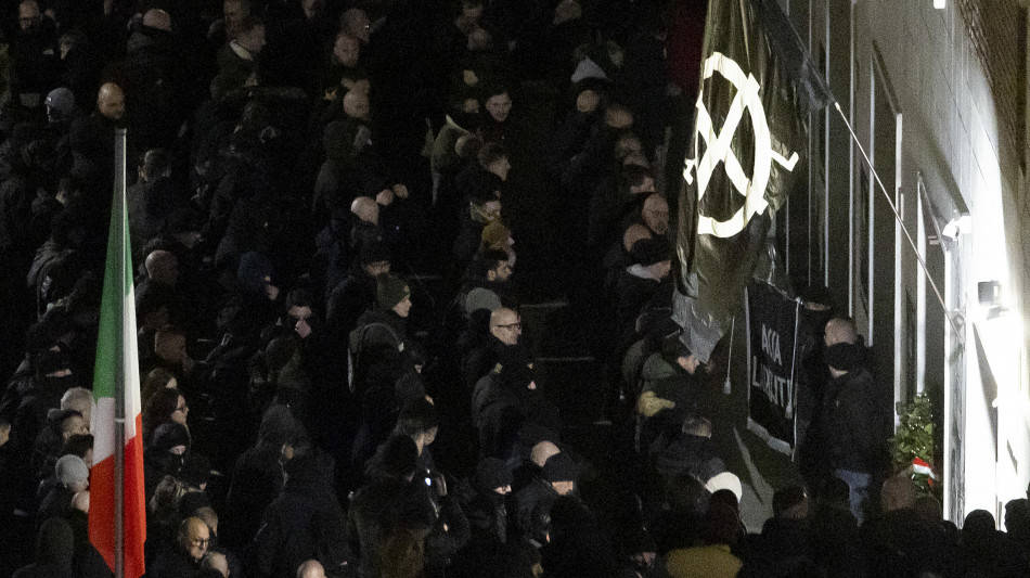 Saluto romano ad Acca Larentia, gup proscioglie 29 persone