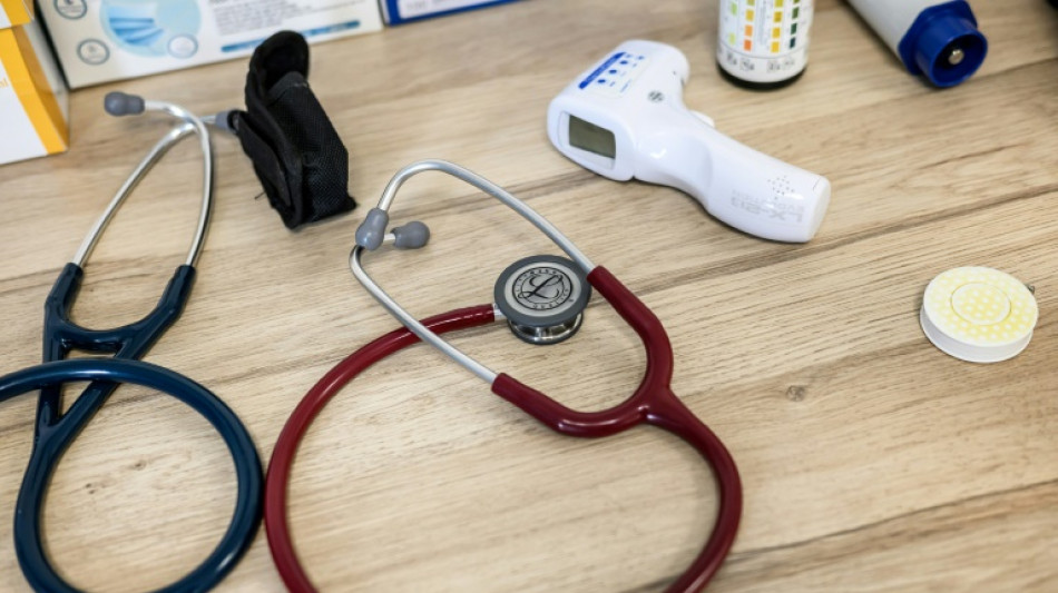 Revenu des médecins libéraux: 124.000 euros par an, selon la Drees