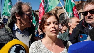 Salis, 'dagli agenti domande sulla manifestazione e nessun verbale'