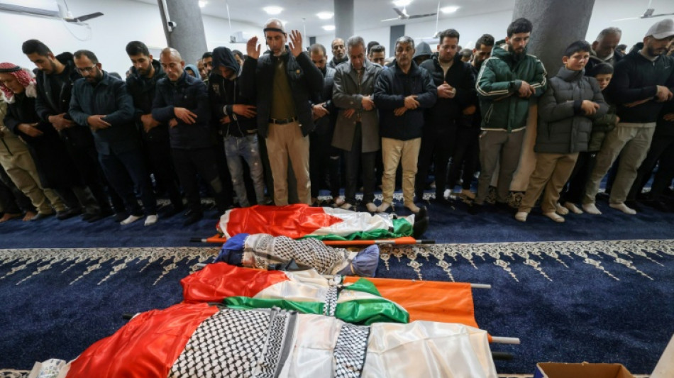 For&ccedil;as israelenses matam duas crian&ccedil;as e seus pais na Cisjord&acirc;nia