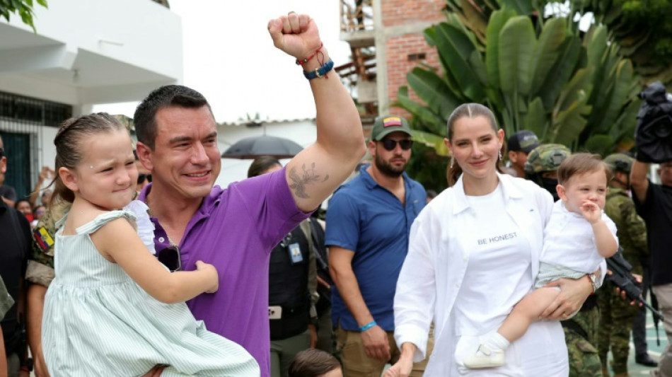 Présidentielle en Equateur: Noboa déclaré vainqueur, sa rivale conteste les résultats
