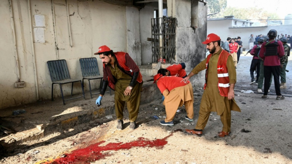 Un ataque suicida contra la policía fronteriza de Pakistán mata a tres agentes