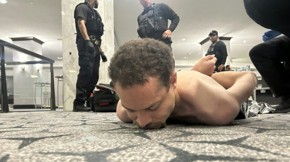 Hombre armado en gala de prensa ten&iacute;a como objetivo a altos cargos de la administraci&oacute;n Trump