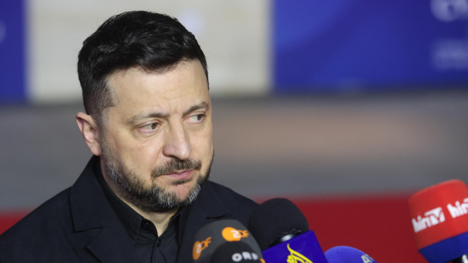 Zelensky, non consigliamo a Paesi alleati Russia partecipazione a parata 9 maggio