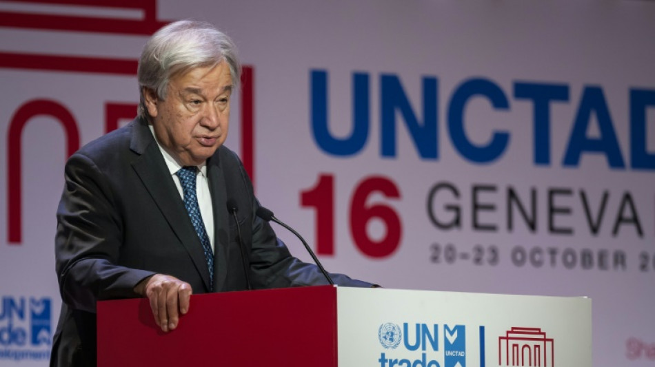 Global trade system risks coming off the rails: UN chief