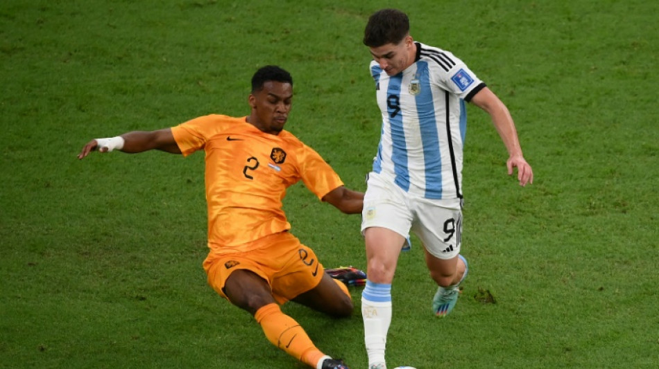 Arsenal contrata zagueiro Jurrien Timber, do Ajax e da seleção holandesa