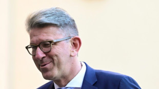 Weimer übergibt Firmenanteile an Treuhänder