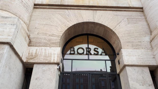 Borsa: Milano sale del 2,2% e brilla in Europa