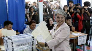 Cile, ballottaggio tra comunista Jara e ultraconservatore Kast