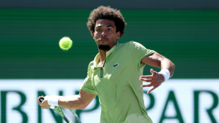 Indian Wells: Arthur Fils bute de nouveau en quart de finale, Swiatek sortie