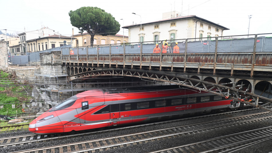 Stop a circolazione Av e convenzionale sulla Roma-Firenze da mezzanotte sabato