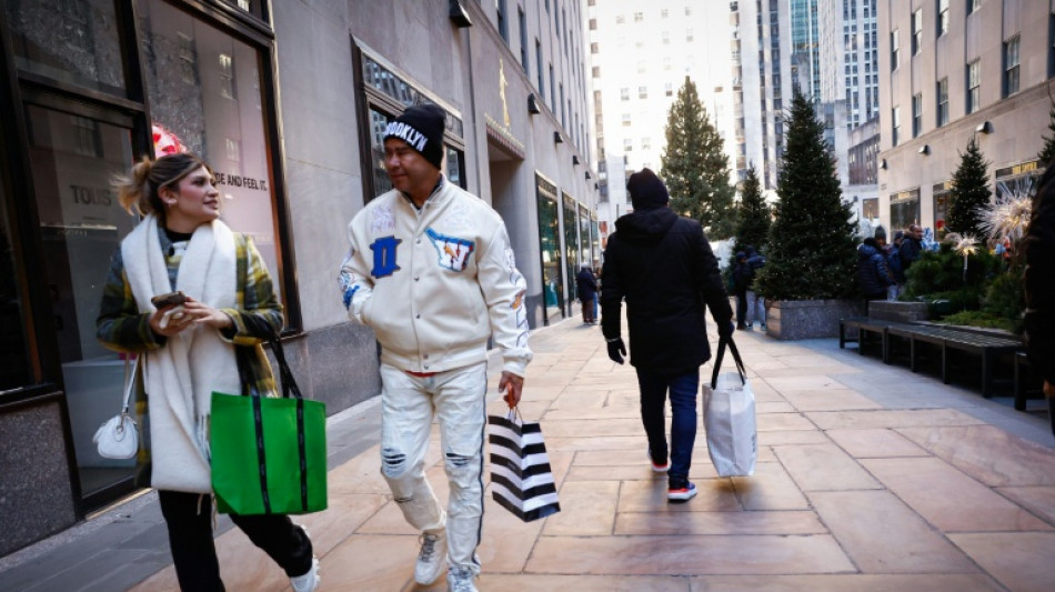 US consumer confidence tumbles in December