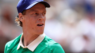 Sinner vence Gasquet, que encerra carreira com eliminação em Roland Garros