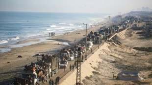 Tanques e aviões de Israel bombardeiam Cidade de Gaza, onde fuga de palestinos continua