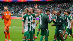 "G&auml;nsehautmoment": Werder feiert Comebacker Weiser 