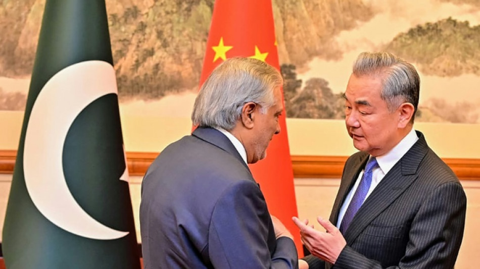 Pakist&aacute;n afirma que mantiene conversaciones con Afganist&aacute;n en China