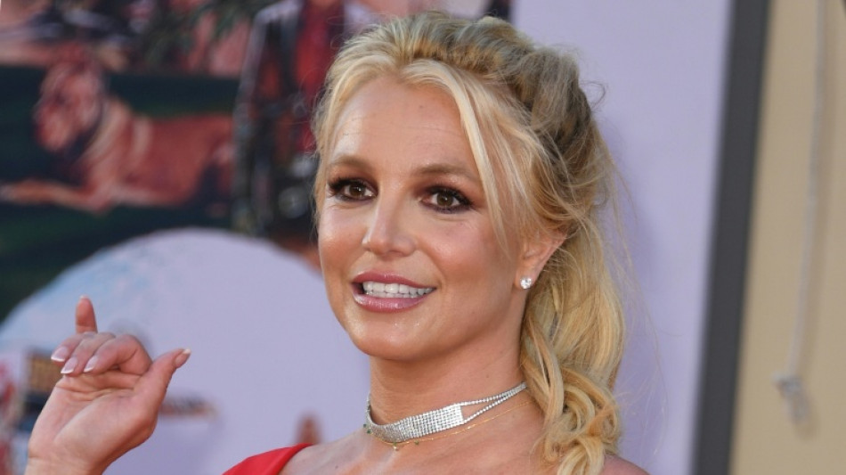 Britney Spears &eacute; acusada de dirigir sob efeito de &aacute;lcool e drogas