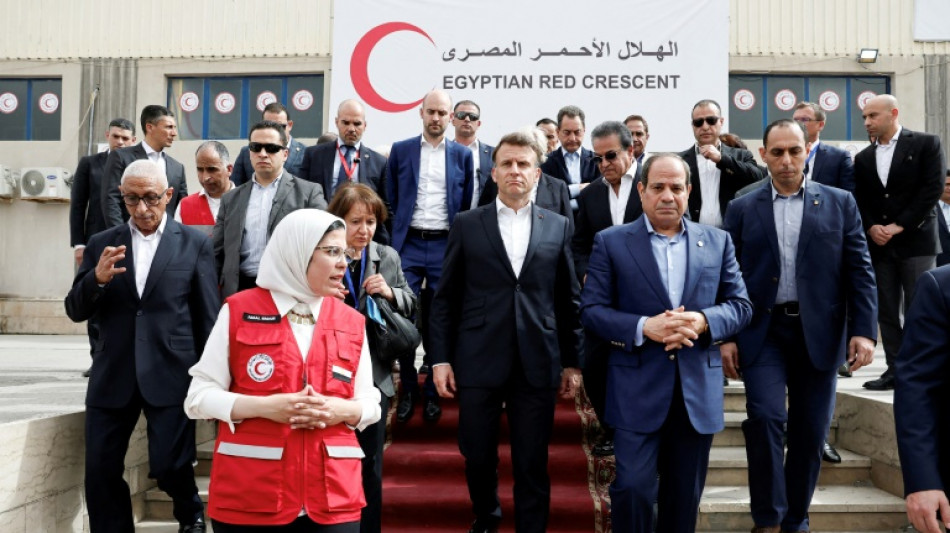 Macron condena los ataques contra socorristas en Gaza tras una reunión con la Media Luna Roja