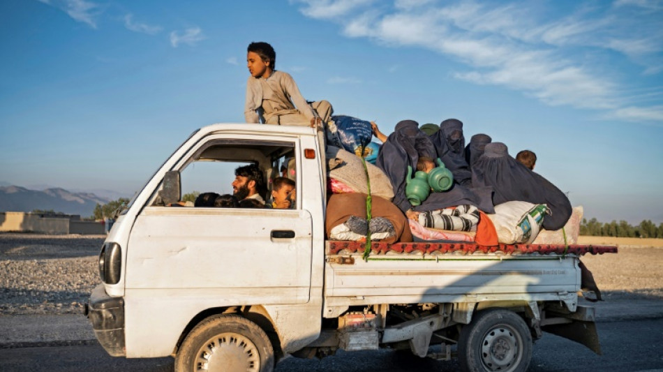Expulsés du Pakistan, des Afghans reviennent coûte que coûte