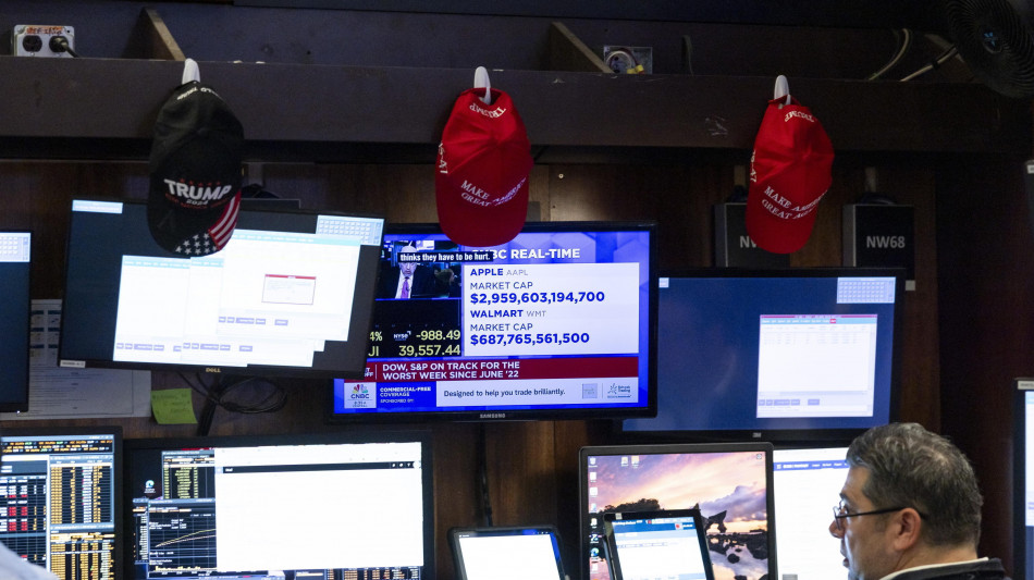 Borsa: Milano scivola, affonda Leonardo -8%