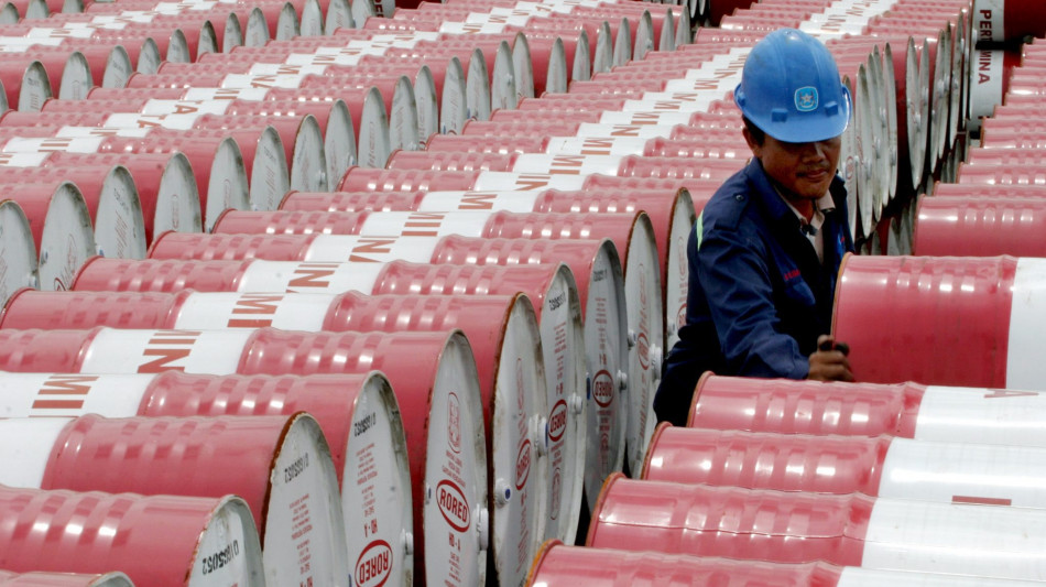 Prezzo petrolio in aumento, Wti scambiato a 61,39 dollari