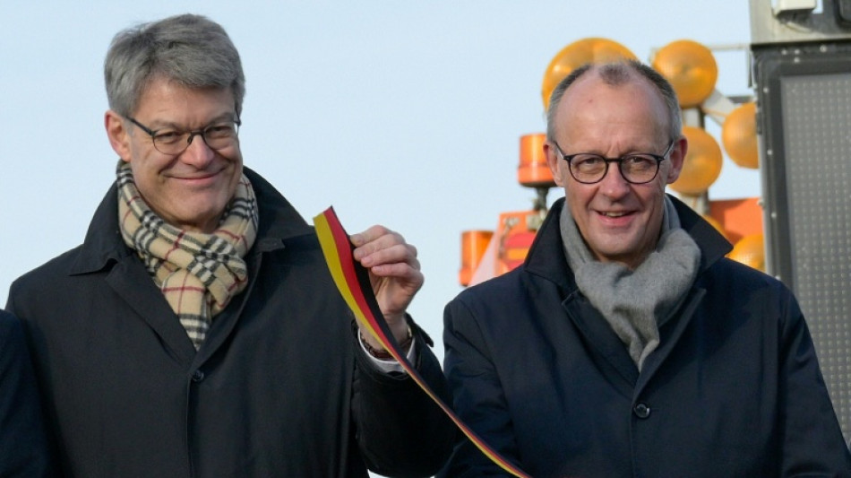 Verkehrsminister Schnieder weist Ger&uuml;chte &uuml;ber Kabinettsumbildung zur&uuml;ck