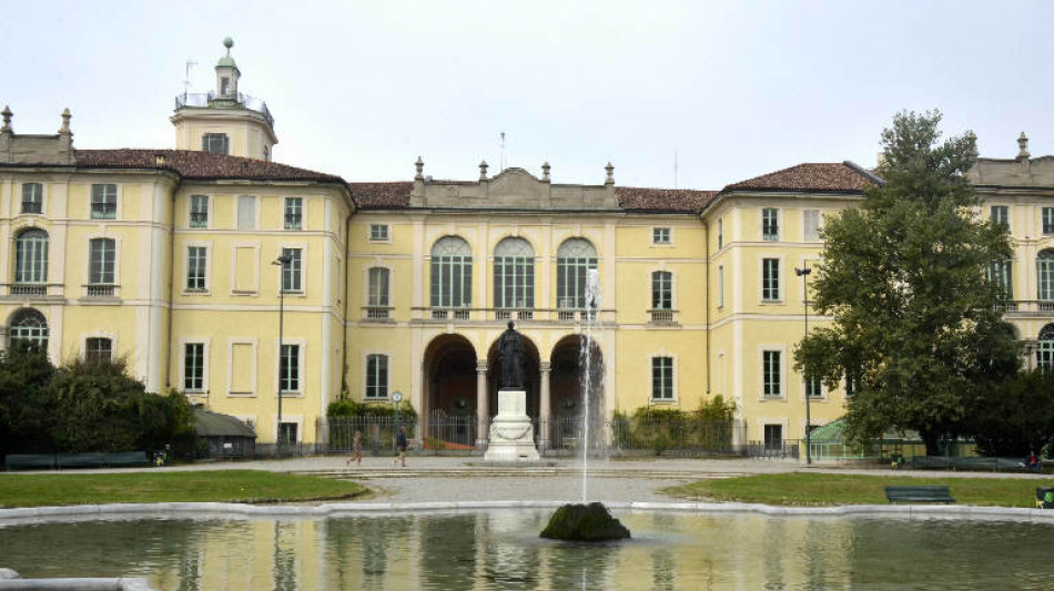 Per palazzo Dugnani a Milano una sola offerta da Suit Supply