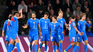 Atl&eacute;tico de Madrid vence PSV (3-2) e entra no Top 8 da Champions