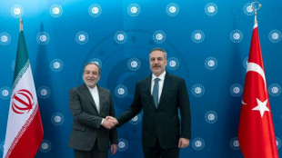 Apr&egrave;s les menaces, Trump estime que l'Iran veut "conclure un accord"
