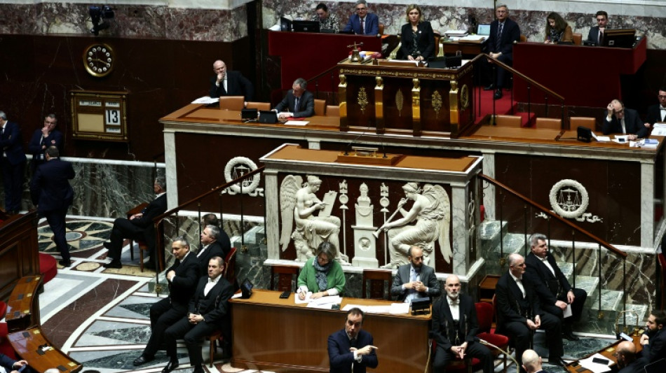 Franz&ouml;sische Nationalversammlung stimmt &uuml;ber Misstrauensantr&auml;ge ab 