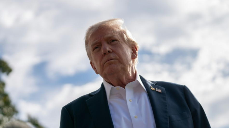 Trump llama "policía corrupto" a Comey, exdirector del FBI imputado