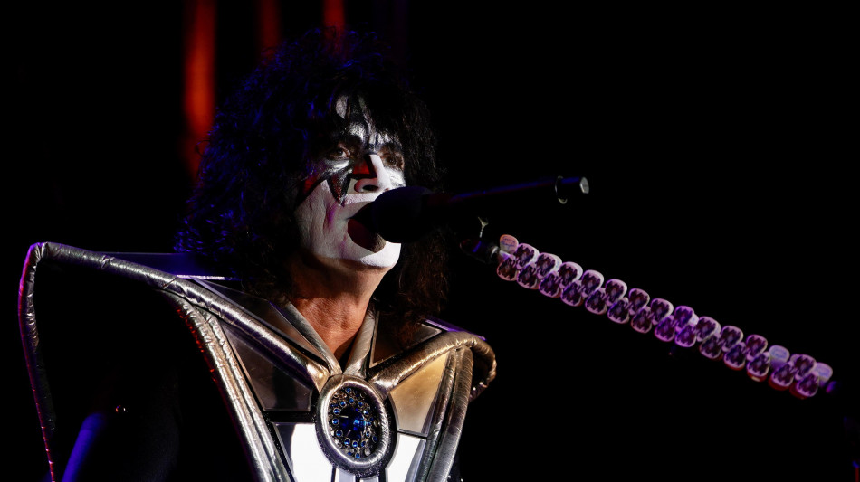 'Chitarrista dei Kiss morto per ferite dopo caduta accidentale'