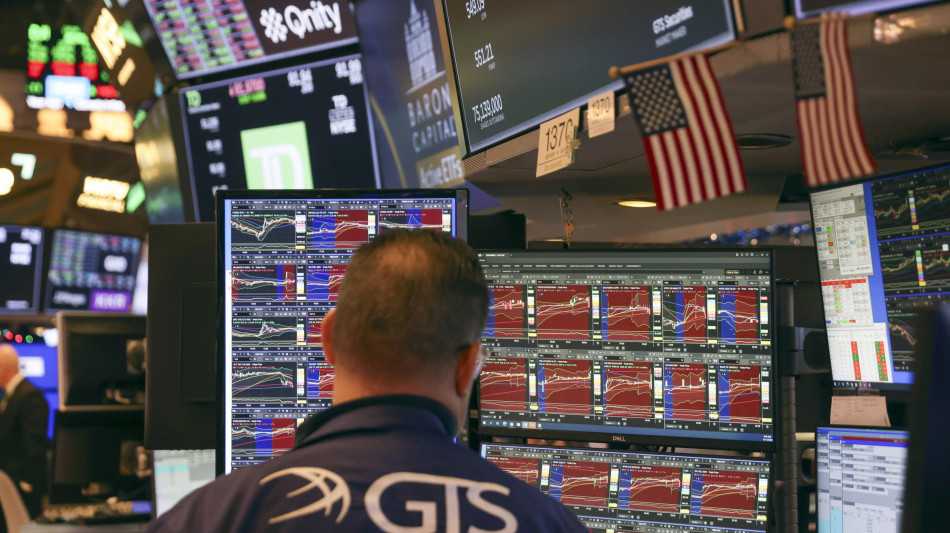 Wall Street apre debole, Dj +0,12%, Nasdaq -0,03%