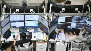 Asian stocks drift as traders prepare for expected US rate cut