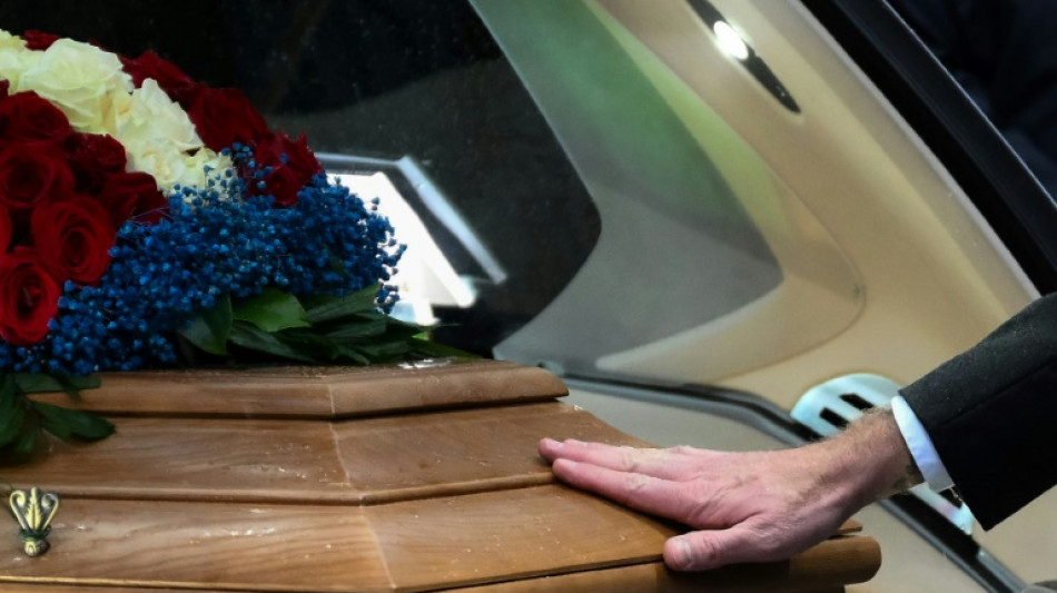 Cadáveres em decomposição são encontrados em funerária dos EUA