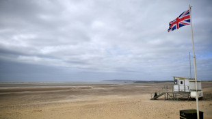 Plastikpellets verschmutzen in Massen Strände in England