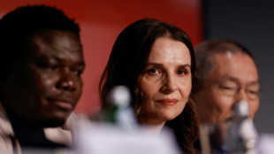 Condamné pour agressions sexuelles, Gérard Depardieu a été "désacralisé", estime Juliette Binoche à Cannes