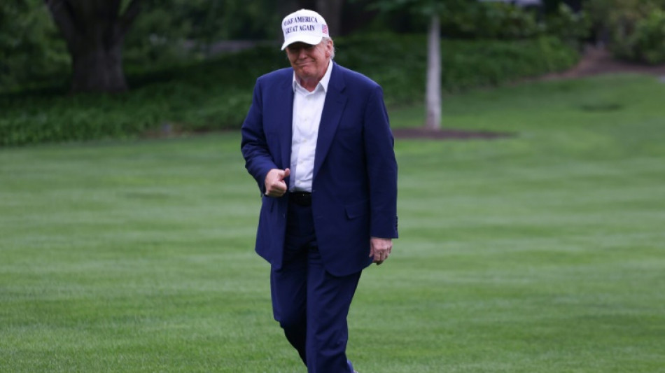 Trump y Von der Leyen acuerdan una prórroga en la pausa de aranceles a la UE