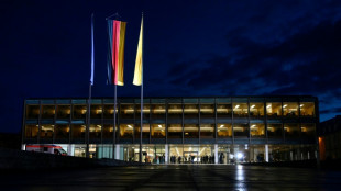 Stimmzettel in Landtag von Baden-Württemberg mit Hakenkreuz beschmiert