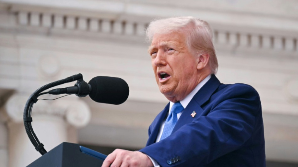 Trump dice que Putin está "jugando con fuego"