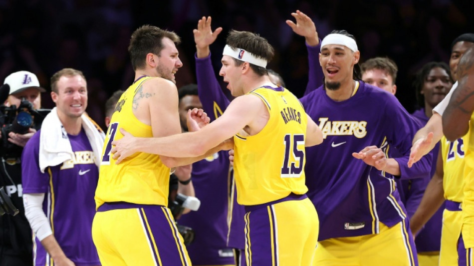Reaves podr&iacute;a volver a los Lakers para el tercer juego contra los Rockets