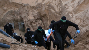 Israël mène des frappes à Gaza, accuse le Hamas d'avoir attaqué ses soldats