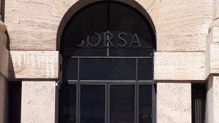 Borsa: Milano gira in calo (-0,1%), giù Buzzi, corre Unipol