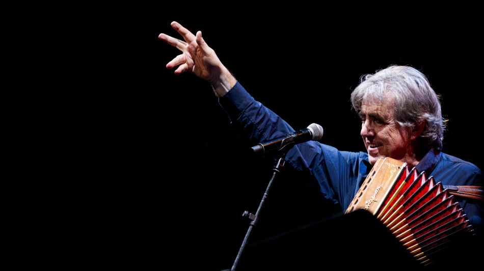 Ambrogio Sparagna e l'Orchestra Popolare Italiana in tour mondiale