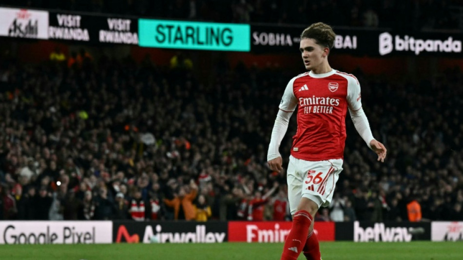 Rooney says patience needed with Premier League record-breaker Dowman